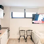 Cozy Condo In Tresnjevka